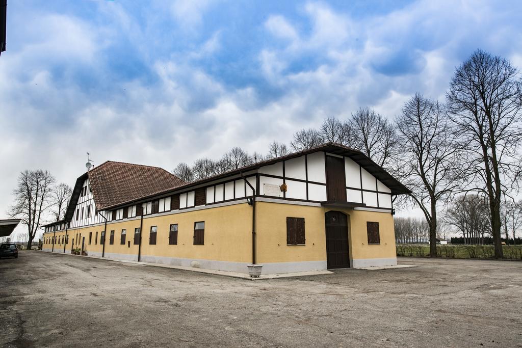 Agriturismo Tenuta "Il Cigno" Villanterio Exteriör bild