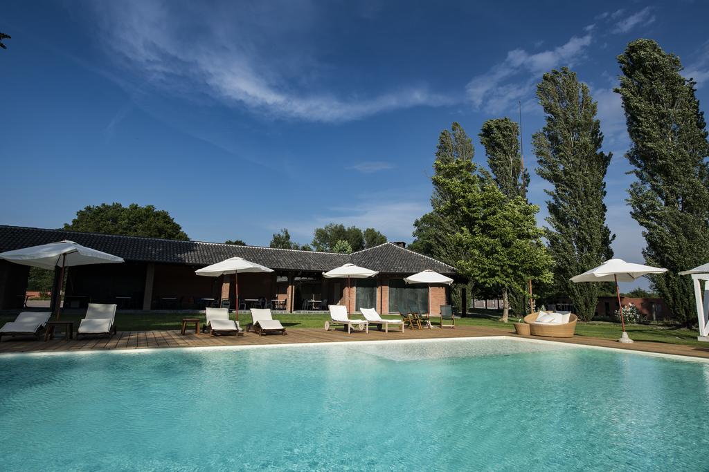 Agriturismo Tenuta "Il Cigno" Villanterio Exteriör bild