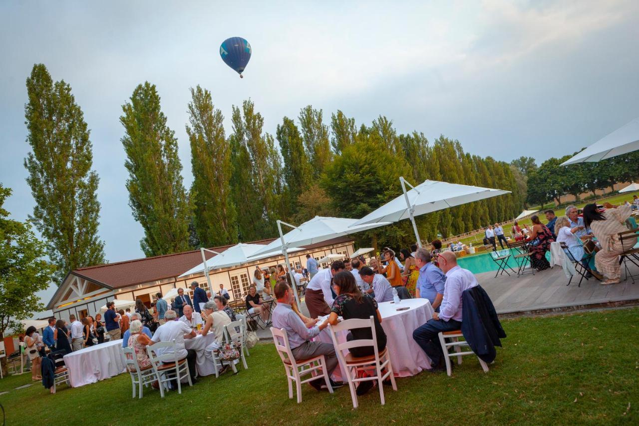 Agriturismo Tenuta "Il Cigno" Villanterio Exteriör bild